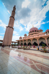 Obraz premium Putra Mosque in Kuala Lumpur, Malaysia.