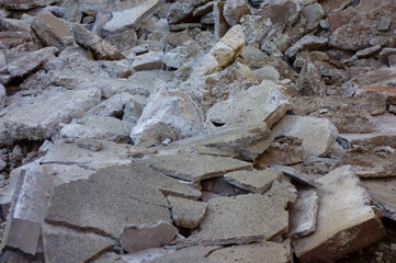 再開発の解体工事現場での瓦礫の山模様