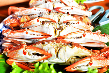 Steamed Crab with Seafood Sauce