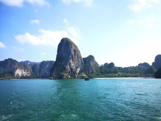 malerische Kalksteinfelsen Region Krabi Thailand