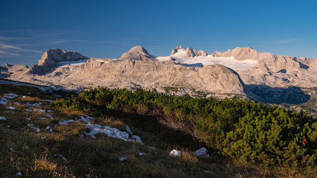 Blick vom Krippenstein zum Hohen Dachstein