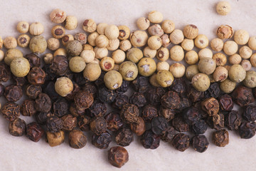 Black and White Penja pepper (Piper Nigrum) blended with a pepper from Madagascar