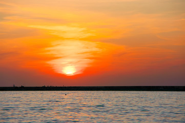 Obraz premium Sea shore landscape at sunset