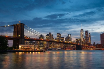 Fototapeta na wymiar Brookly Bridge, Manhattan New York at Night