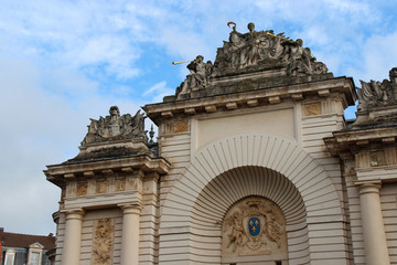 Obraz premium paris gate in lille (france)