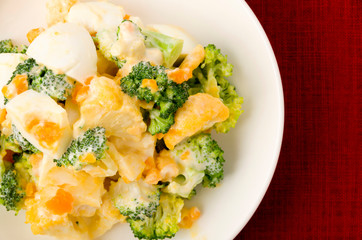 ブロッコリーとカリフラワーの玉子サラダ