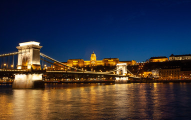 Fototapeta na wymiar Famous chain bridge in Budapest at night. Hungarian landmarks