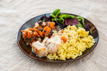 chicken peas, carrots, mushrooms and sauce