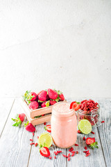 Strawberry and goji smoothie