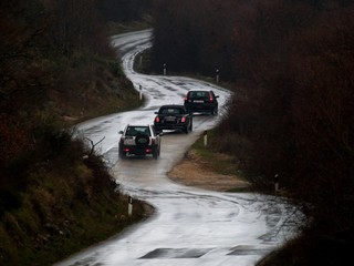 Obraz na płótnie Canvas road rain