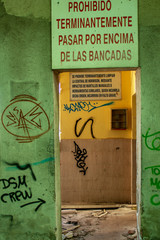 Ruinas, graffitis y otros