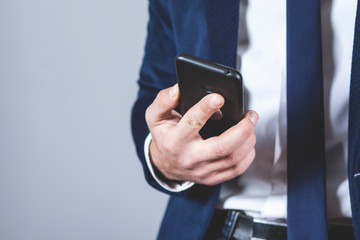  man hand holding smart phone