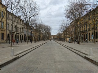 Cours mirabeau à Aix en Provence à côté de la fontainde de la rotonde