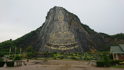 bhuddha on the cliff