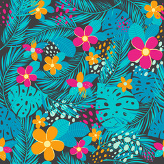 Fototapeta premium Tropical seamless pattern with palm leaves and flowers. Vector illustration.
