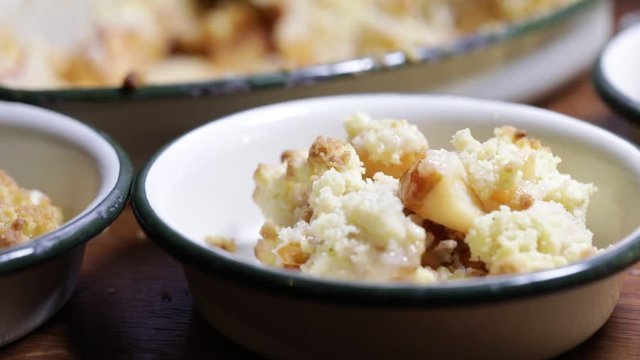 Apple crumble