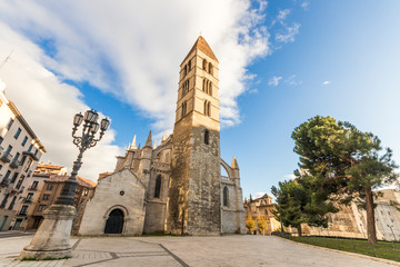 Fototapeta na wymiar Valladolid, Spain. The Iglesia de Santa Maria La Antigua (Church of Saint Mary the Ancient), a 12th century Roman Catholic temple