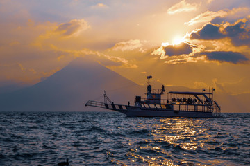 GUATEMALA, LAGO DE ATITLAN.