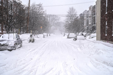 rue enneigée tempête hivernale