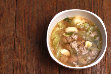 clear soup with bean curd and minced pork