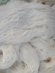 I prepare rice noodles with chicken curry