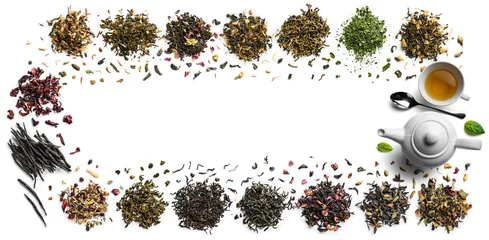 Fototapete Teesortiment Große Auswahl an Tee auf weißem Hintergrund. Der Blick von oben