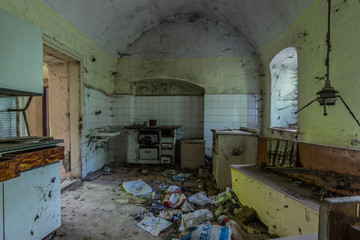 kueche mit gewoelbe in einem haus