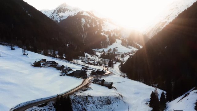 Coucher de soleil sur la montagne