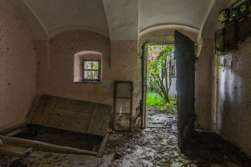 offener keller in einem haus