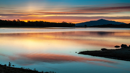 Embalse de Santillana, amanecer de primavera