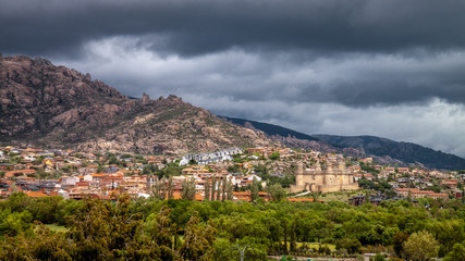 Obraz premium Camino de Santiago, Manzanares el Real (la Pedriza)
