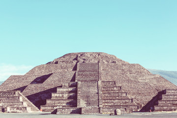 Fototapeta na wymiar Old Pyramid in Mexico