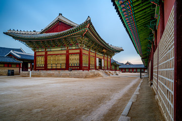 Obraz premium Beautiful Architecture and Landscaping at Gyeongbokgung Palace