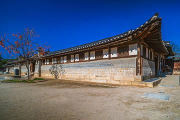 Naklejka premium Gardens, Ponds, Pavilions and Fall Foliage at Changdeokgung Palace in Seoul Korea