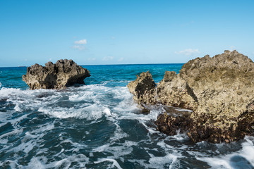 Fototapeta na wymiar Landschaftsaufnahme in Grand Cayman vom Kliff