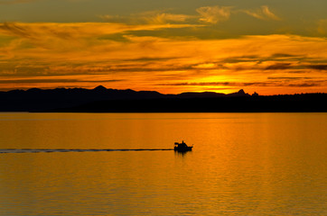 Fototapeta premium Pacific ocean at sunset on mountain in Seattle, WA.