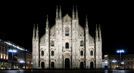 Fototapeta na wymiar Duomo of Milan cathedral in the night