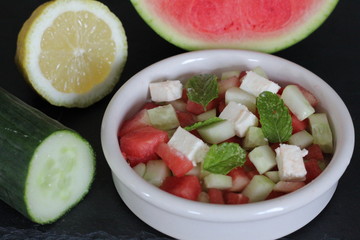 salade de mozzarella a la pastèque