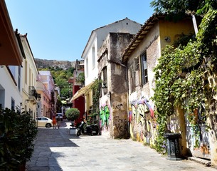 Sunshine on a quiet stree below the Pantheon