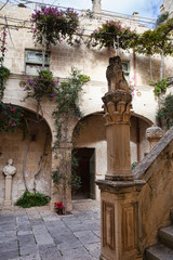 Fototapeta na wymiar Patio in Falson Palace, Mdina, Malta