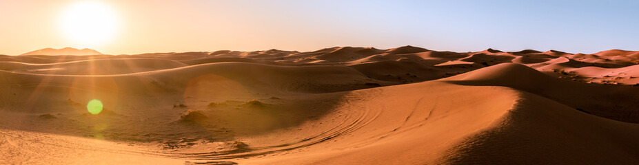 Fototapeta na wymiar Panorama in der Sahara Wüste in Marokko