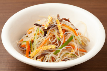 春雨の中華サラダ