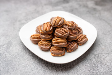 Pretzel Bites with Chocolate Caramel and Pecan 