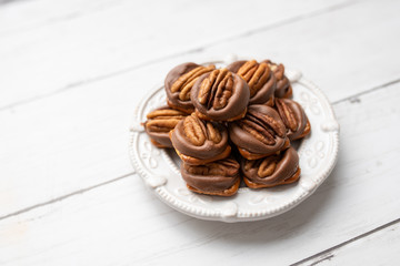Pretzel Bites with Chocolate Caramel and Pecan 