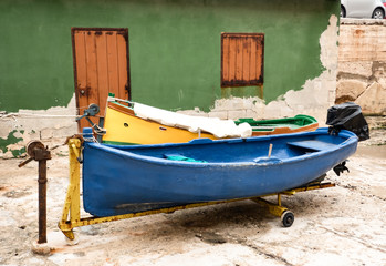 Fototapeta na wymiar Colored fishing boat in Malta