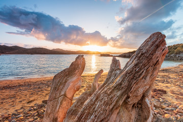 Puesta de sol en playa de Cavalleria Menorca