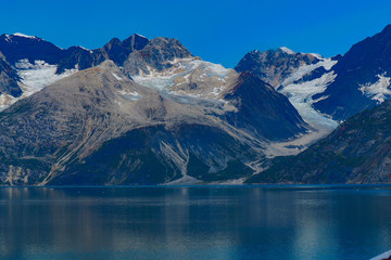 Fototapeta na wymiar Glaciers bay in Pacific ocean (Alaska)