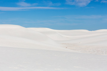 Landscape view of White Sands National Park in New Mexico during the day.