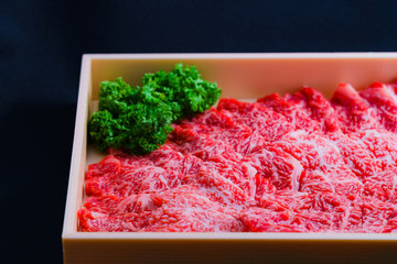 肉　牛肉　霜降り肉　国産牛　和牛　焼肉　食材　赤身　ふるさと納税　返礼品　贈答品　箱入り　食品　畜産