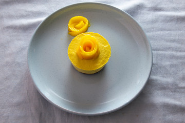 Fresh mango and mango raw cake